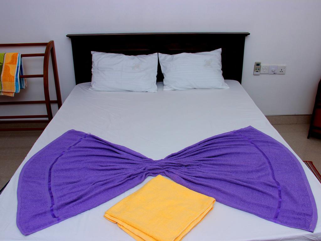 Heaven Star Rest Bed and Breakfast Mirissa Kamer foto