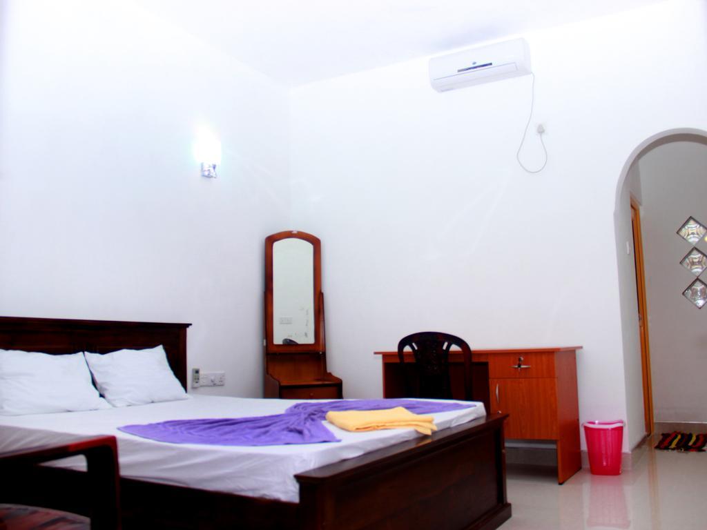 Heaven Star Rest Bed and Breakfast Mirissa Kamer foto