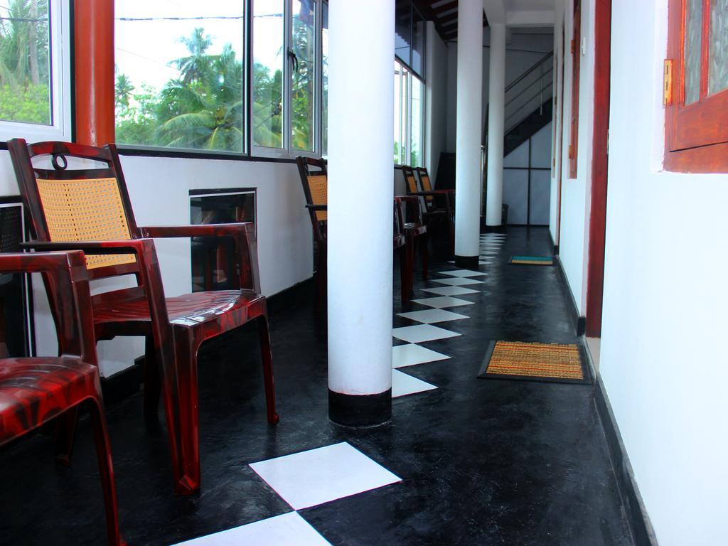 Heaven Star Rest Bed and Breakfast Mirissa Buitenkant foto