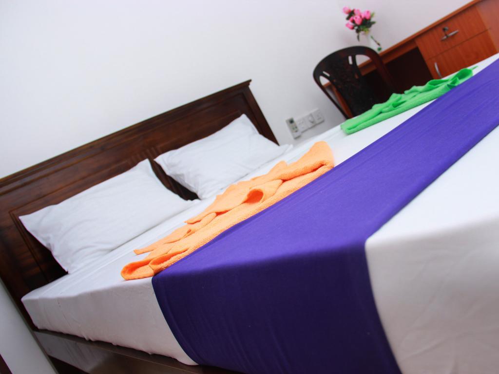 Heaven Star Rest Bed and Breakfast Mirissa Kamer foto