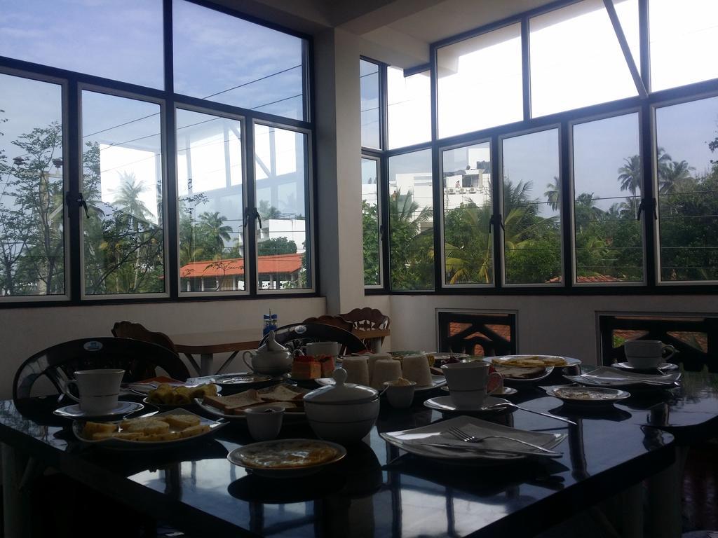 Heaven Star Rest Bed and Breakfast Mirissa Buitenkant foto