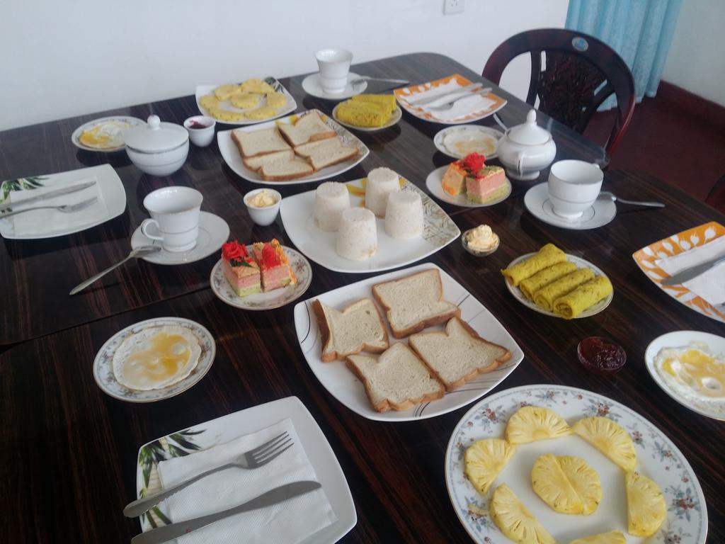 Heaven Star Rest Bed and Breakfast Mirissa Buitenkant foto